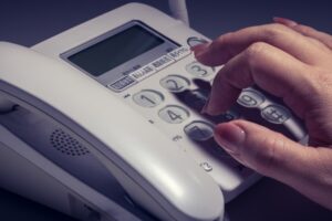 050から始まる電話番号は迷惑電話？知らない番号からの着信、不安な時の対処法