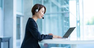 パソコンから電話をかける4つの方法！個人・法人別のおすすめツールと「コスト削減」の秘訣