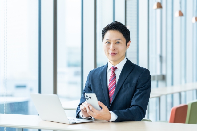 スマホを内線化する方法4選！社員間の通話料を無料にする仕組みとは